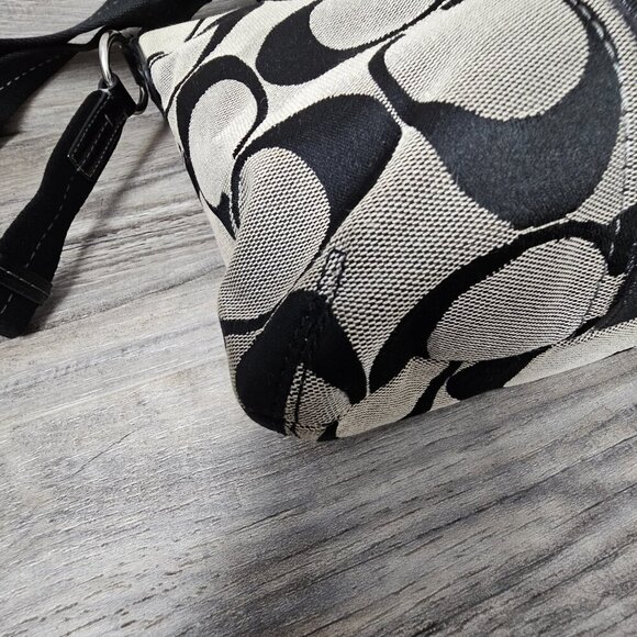 Coach SIGNATURE STRIPE Duffle Canvas Black Shoulder Crossbody Bag F21905 COA - Picture 9 of 14